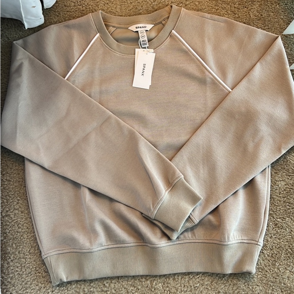 SPANX AIRESSENTIALS Women’s Top NEW WITH TAGS